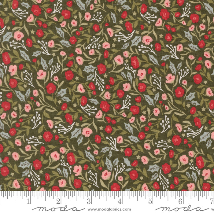 Berry & Pine - Christmas Posies Wintergreen