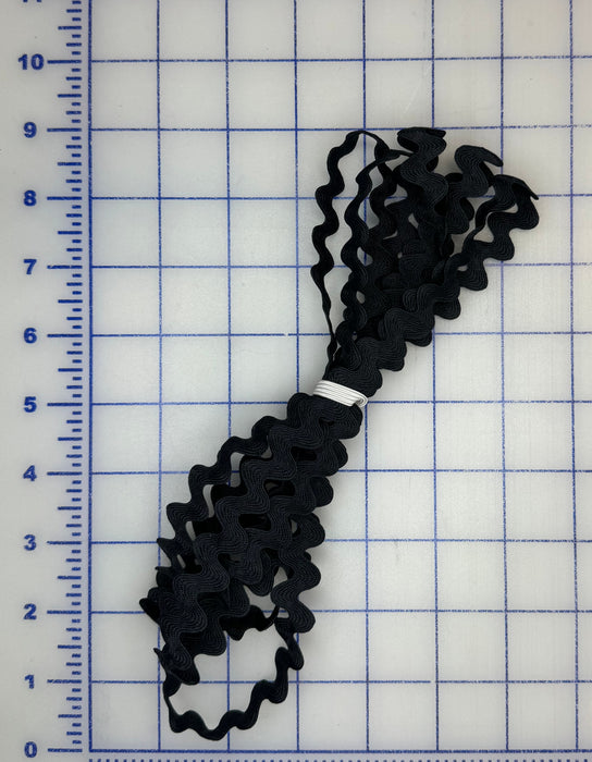 Black 1/2" Ric Rac 2-1/2 Yard Piece