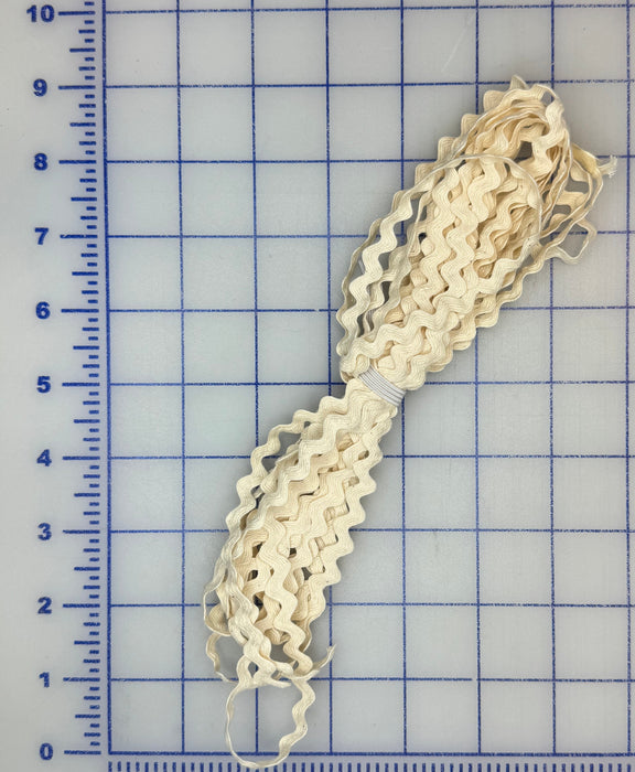 Cream 1/4" Ric Rac 5 Yard Piece