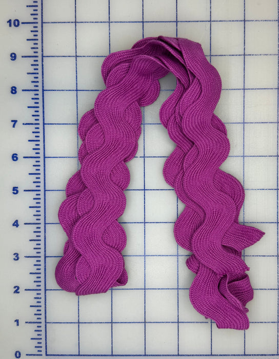 Magenta 1-3/8" Ric Rac 2-1/2 Yard Piece
