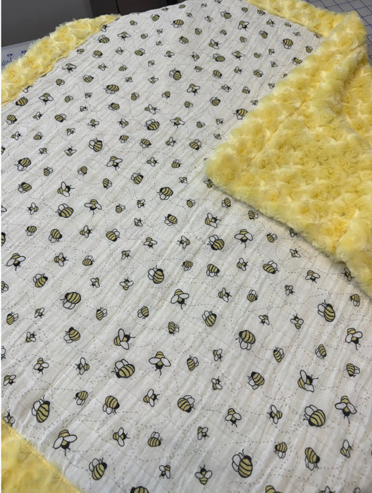 Bees Double Gauze & Cuddle Quilt