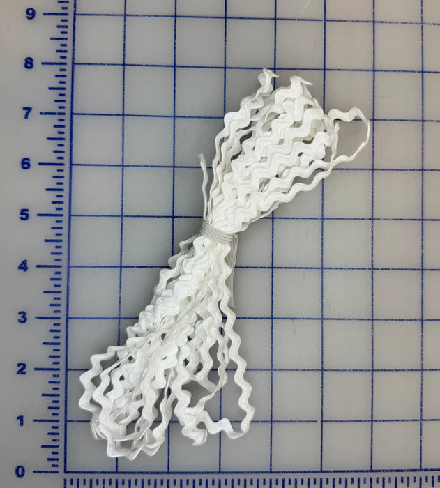 White 1/4" Ric Rac 5 Yard Piece