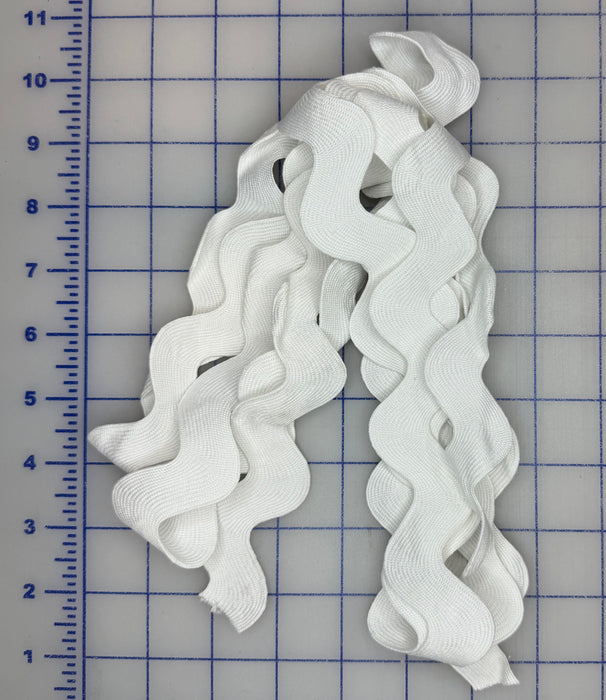 White 1-3/8" Ric Rac 2-1/2 Yard Piece